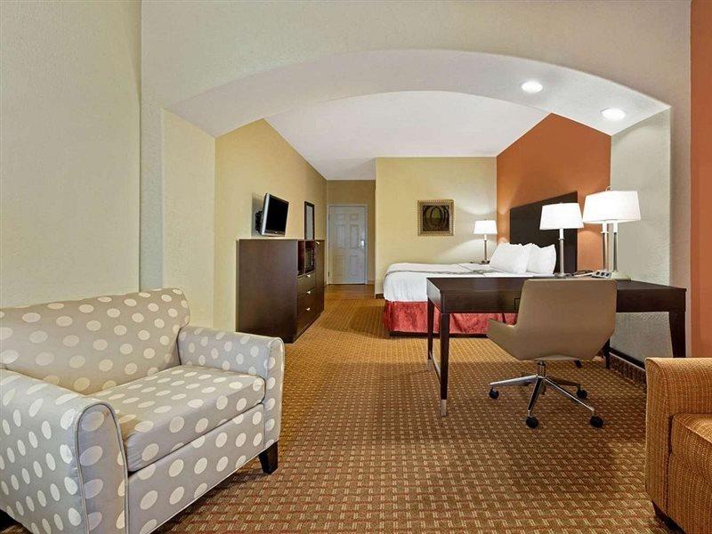 La Quinta By Wyndham Port Arthur Exterior photo