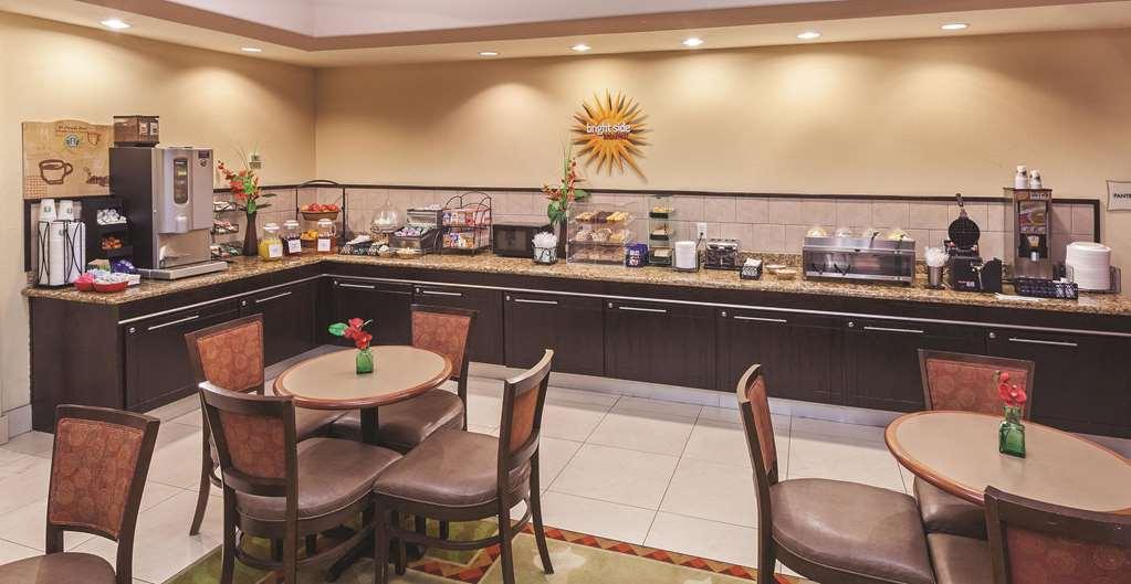 La Quinta By Wyndham Port Arthur Facilities photo