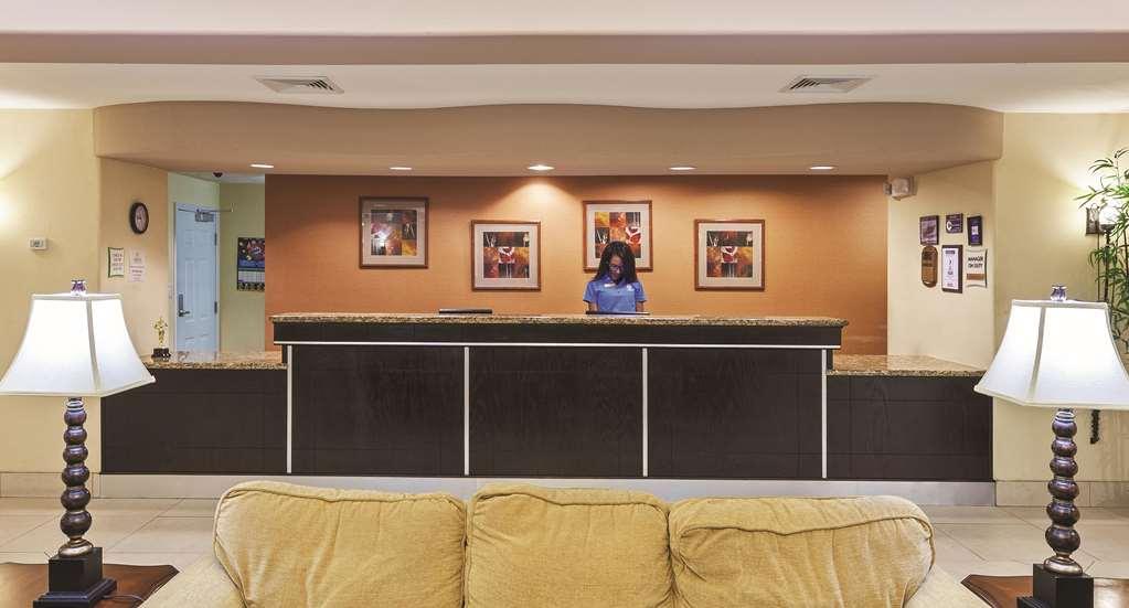 La Quinta By Wyndham Port Arthur Interior photo